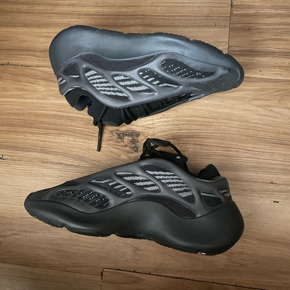 Yeezy 700 V3 'Dark Glow'